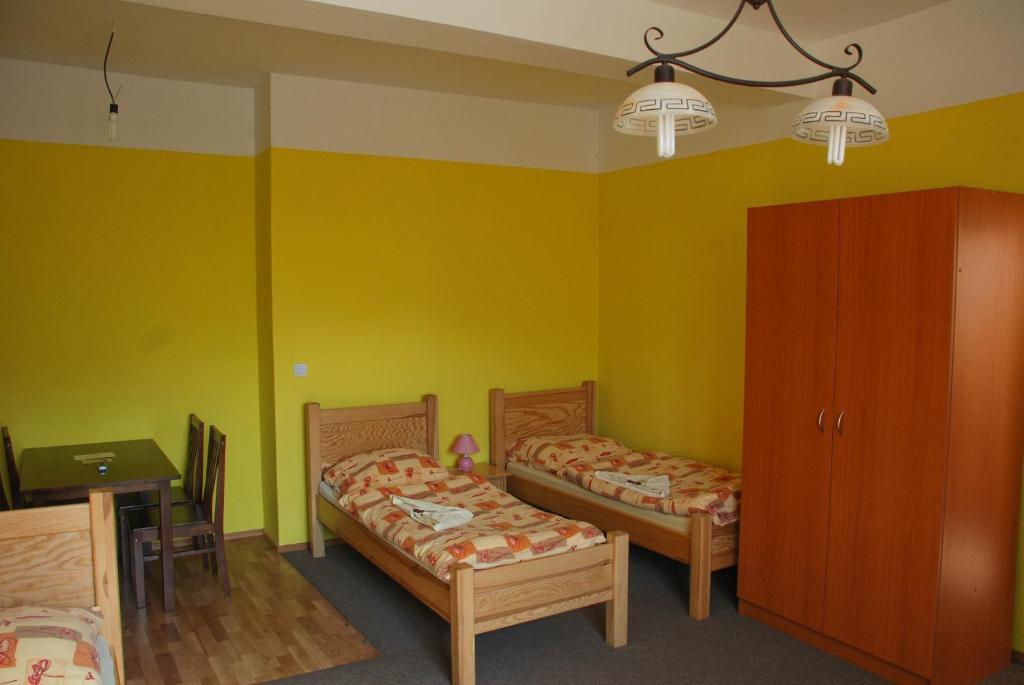 Hotel Marina Hermanuv Mestec Habitación foto