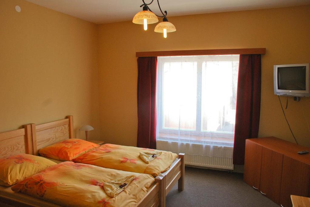 Hotel Marina Hermanuv Mestec Habitación foto